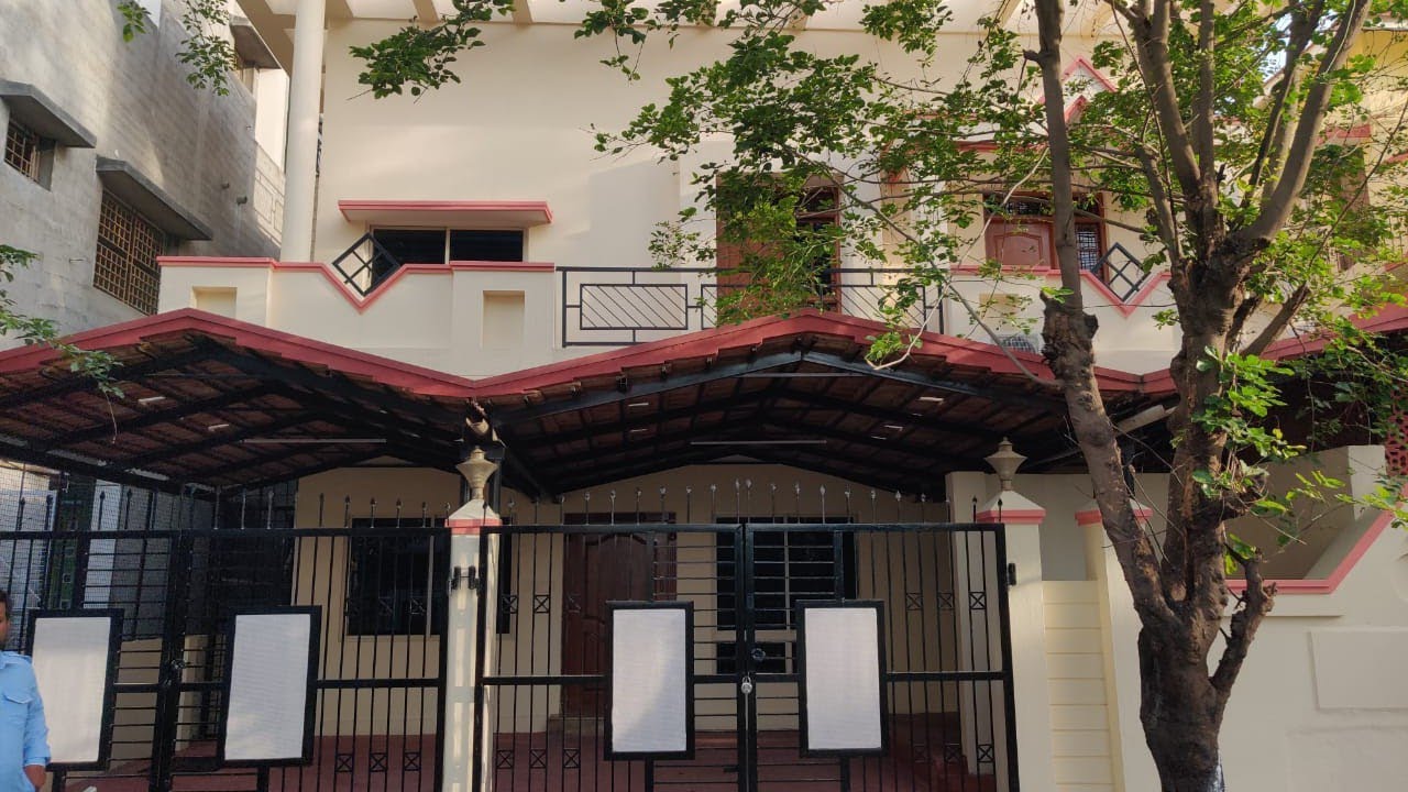 Beautiful 5BHK Independent House For Lease 2700SQFT 25Lakhs Bangalore