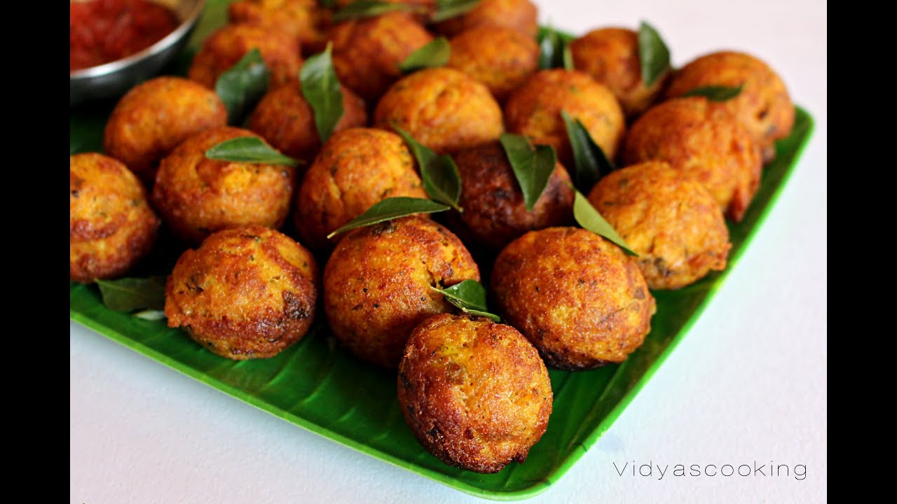 Chicken Paddu (Kozhi Paniyaram Recipe)