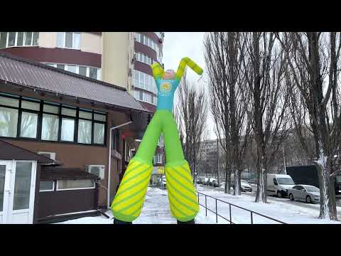 Аєромен для продуктового магазину висота 6 метрів з логотипом, видео 1