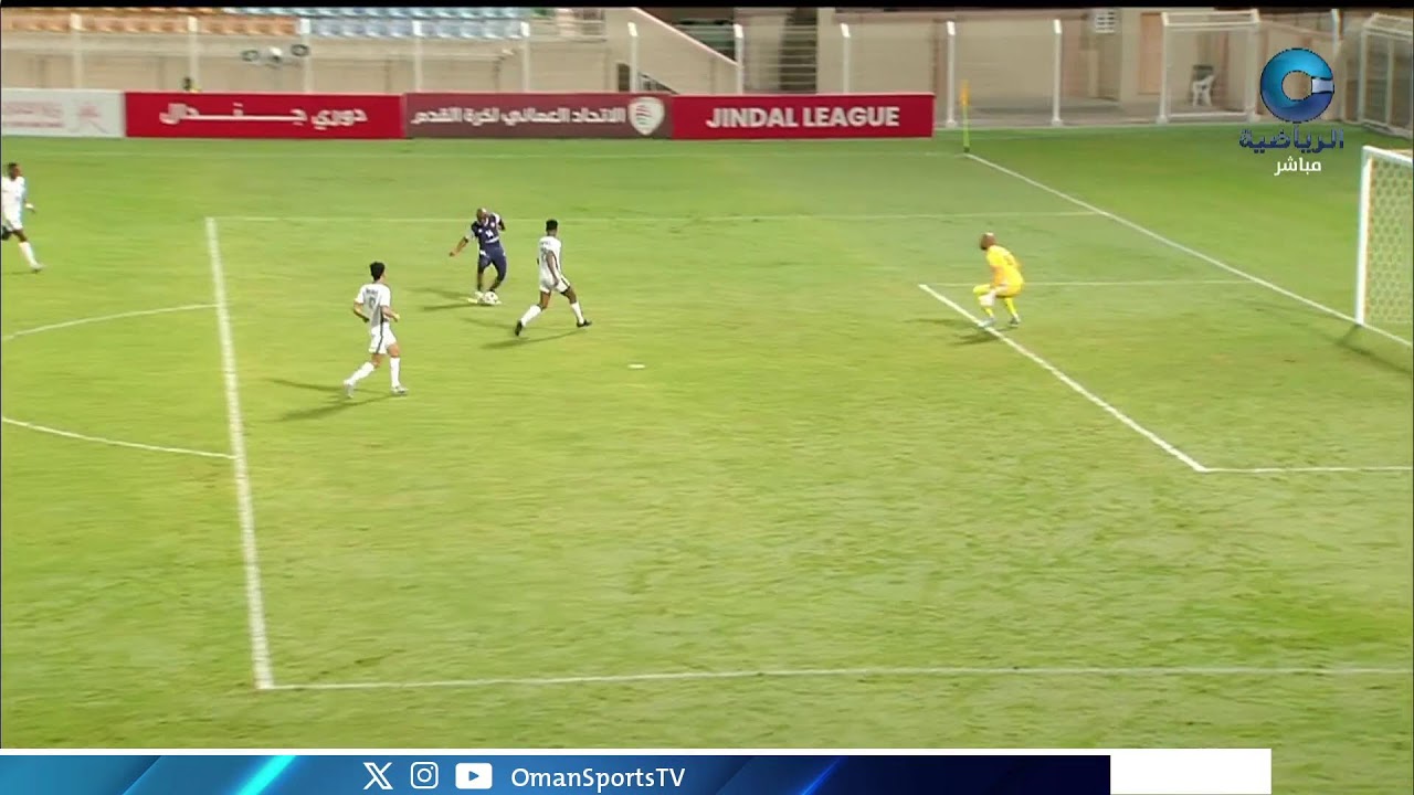 مباراة نادي الشباب ونادي النهضة ضمن دوري جندال لكرة القدم