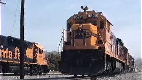 ATSF4019 East meets ATSF 9529 West, Tehachapi 4-16-1993