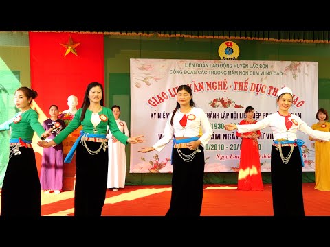 Giao lưu văn nghệ - thể thao 20/10 các trường mầm non vùng cao Lạc Sơn - Hòa Bình