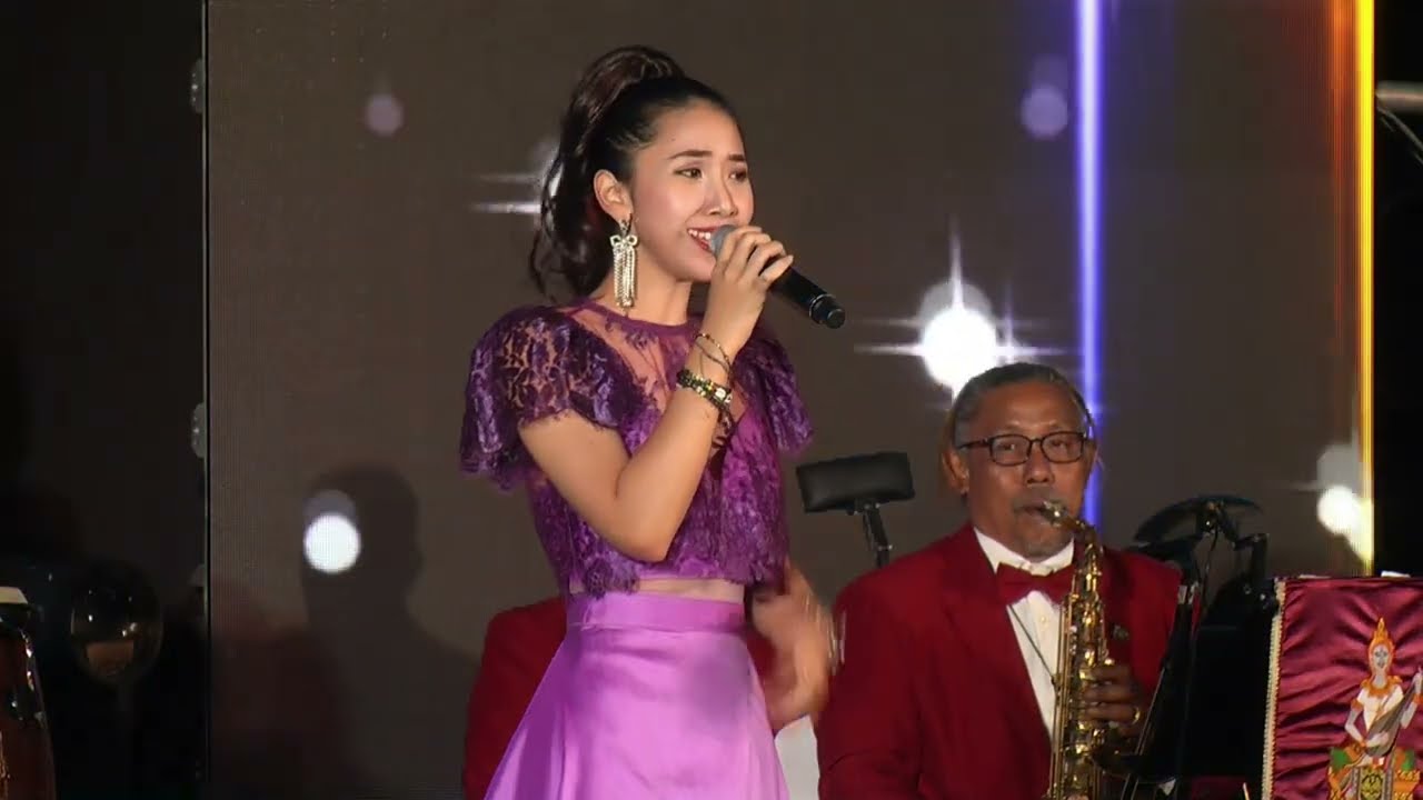 ใคร  ขับร้องโดย  มาย-ชัชญากา อมรบุญชัย / ซัน-ชาตรี ชุ่มจิตร (คลื่นลูกใหม่สุนทราภรณ์)