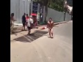 Tantangan Telanjang Bulat Keliling Kota Jalan Kaki