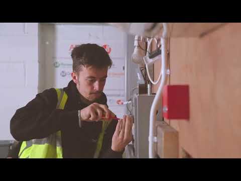 Electrician Plus – your low carbon career starts here