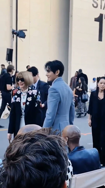 Anna Wintour and Taehyung  interaction at Vogue World Hollywood #VxVogueWorld #AnnaWintourxV #Celine