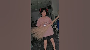 TRẦN VY VY BIẾN HÌNH VỚI CÂY CHỔI SÀ LƠ #tranvyvy