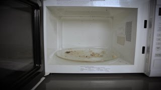 Watch more cnet home tips: http://bit.ly/1vcgcth give your microwave a
deep clean without chemicals. all it takes is 10 minutes and bowl of
vinegar. subscr...