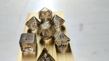 D&D MONDAYS! - Q WORKSHOP DICE REVIEW!