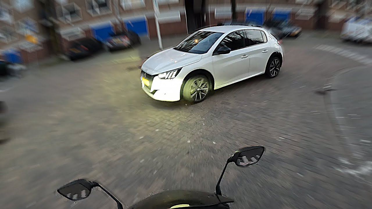 TMAX RIJDEN DOOR DE BUURT #131