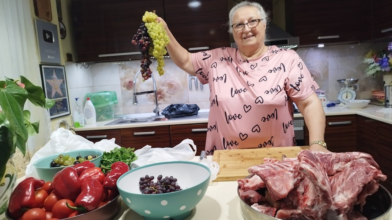 Cu Bunica  la piața Mihai Viteazul in căutare de fructe și legume proaspete 🇷🇴❤️