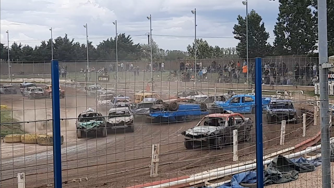 Mildenhall BWS 16/07/23 Part 3. Unlimited  Banger Wildcard final and Showdown race 1 & 2 footage