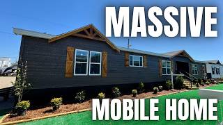 LAYOUT is AWESOME & this mobile home is EXTREMELY BIG! Prefab House Tour