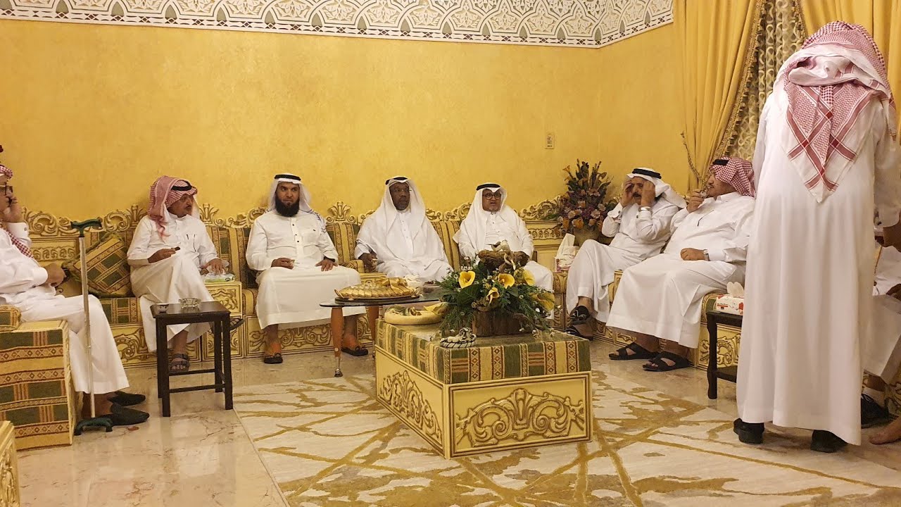 نخبة من رجال كرمين بزيارة الأخ محمد احمد فقير بمنزله بحي النعيم بجدة للأطمئنان على صحة