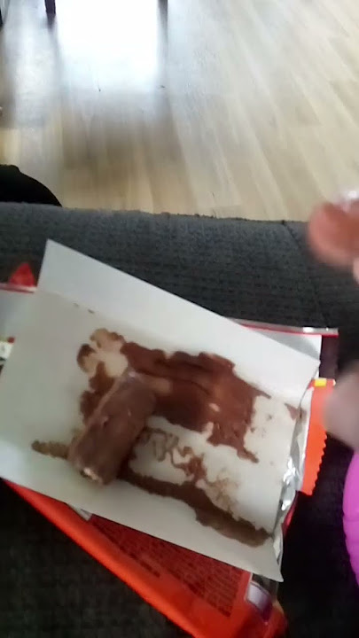 I found some yummy 😋😋😋 poop on a ReEsESss packet it tastes like Hmmmmm brown 💩 😋😋👇
