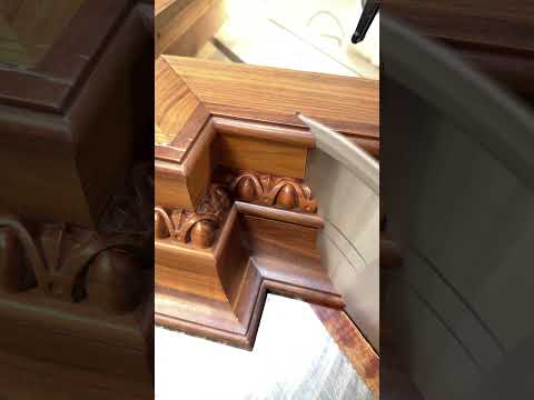 Кухонный #карниз из массива американского ореха. #Производство мебели Orange Park Joinery