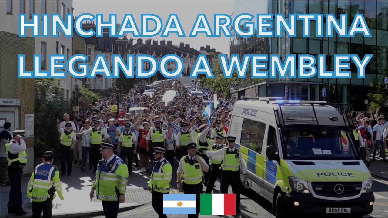 HINCHADA ARGENTINA llegando a WEMBLEY