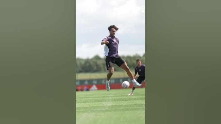 INSANE Backheel Finish From Zirkzee! 😱🤯