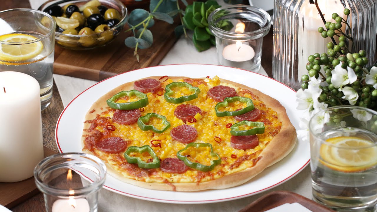 おつまみにぴったり コーンとサラミのクリスピーピザ