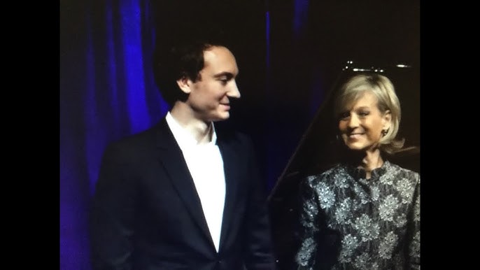 LVMH PRIZE: DELPHINE ARNAULT EXPLAINS IT ALL! with Loic Prigent 
