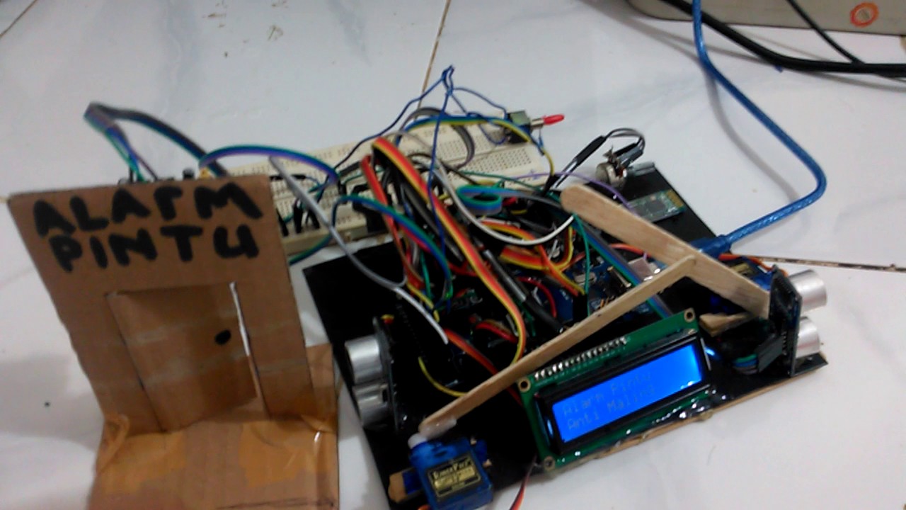  Membuat  Alarm  Pintu  Anti Maling Berbasis Arduino dan PIR 