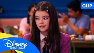 VAMPIRINA: UN INSTI DE MIEDO: La batalla de los dientes 🦷 | @disneychannelES