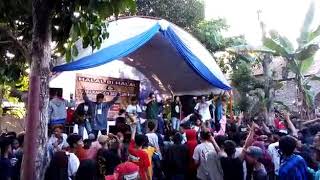 Babygoat And Friends - Salam Gelas Plastik (FDJ Emily Young)