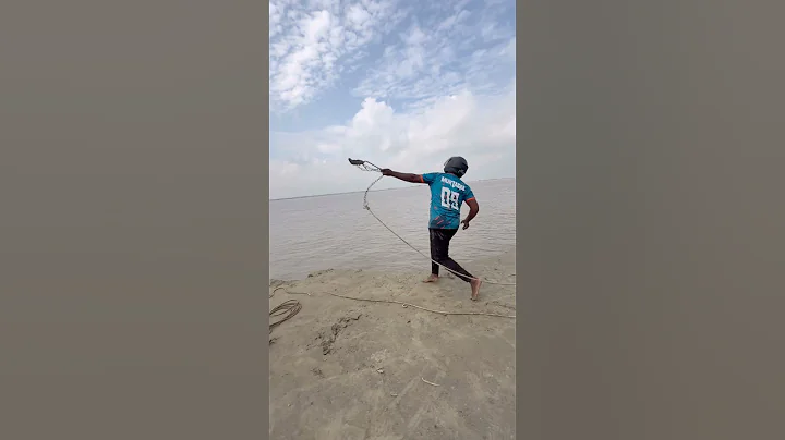 Catfish bait throwing method by hook 2  #fishinglife  #shorts