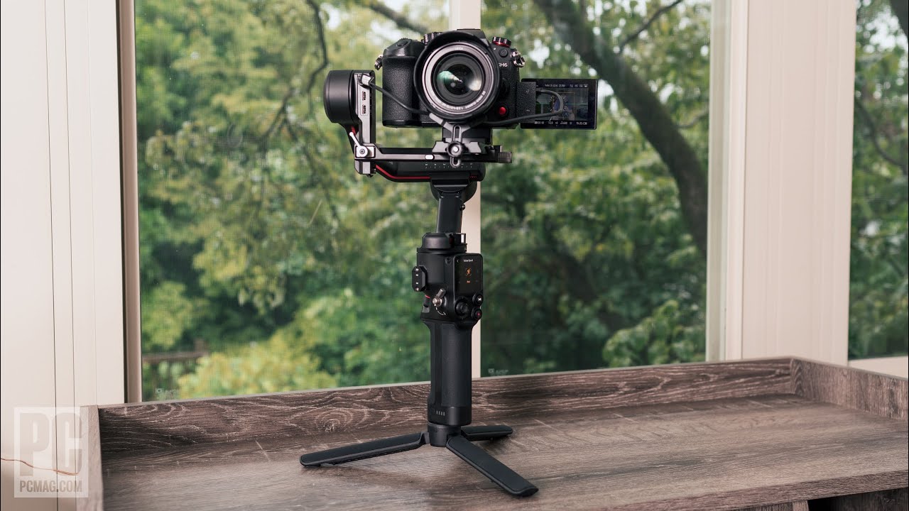 DJI RS 3 Pro Gimbal Stabilizer - Micro Center