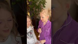 видео: Дочка делает самые красивые макияжи! картинка: Дочка делает самые красивые макияжи!