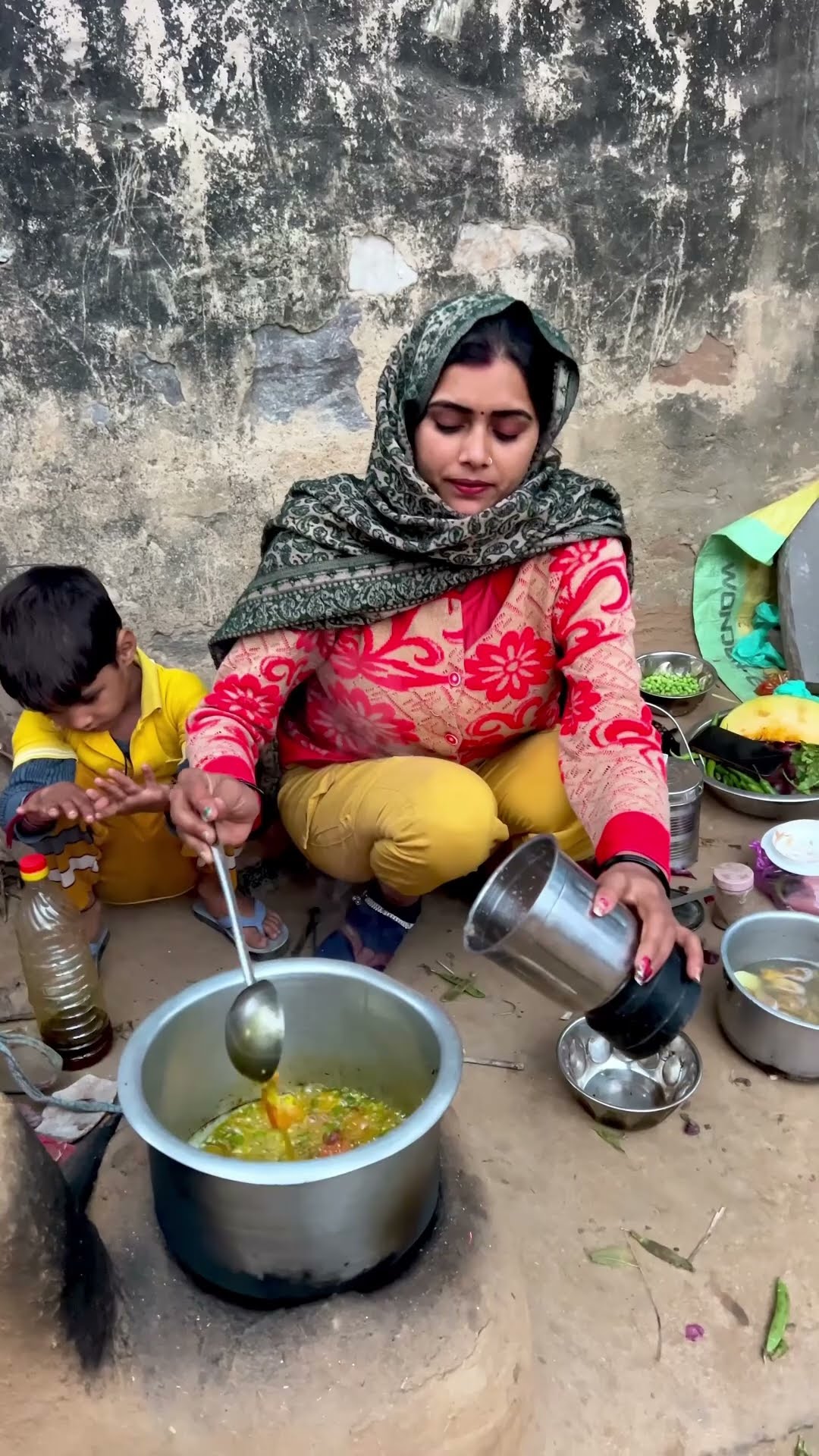 हम  कैसे बनाते है सब्जी #meenu #trending #ytshorts