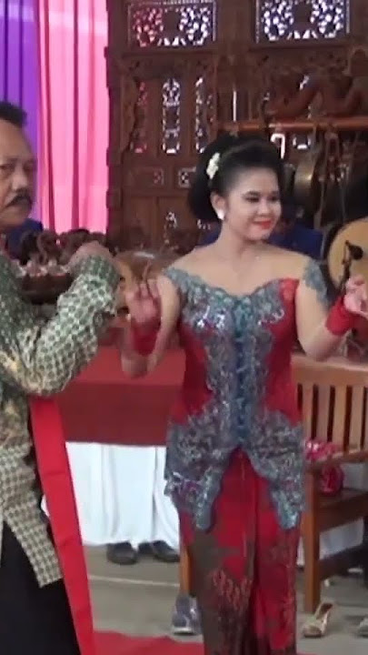 Tayub Tulungagung Ali Ali Mripat Biru, Mbekso Sinden