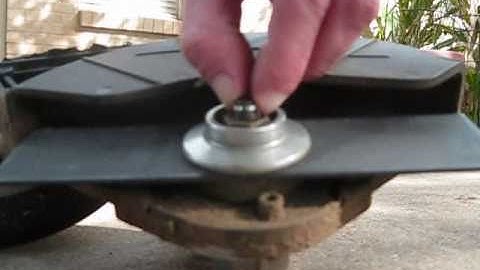 How to replace a Blade on a Echo Edger