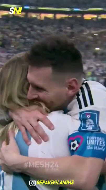 SEPAKBOLANIH : Messi bertemu dengan sang ibu yang begitu emosional.#messi #argentina #mother