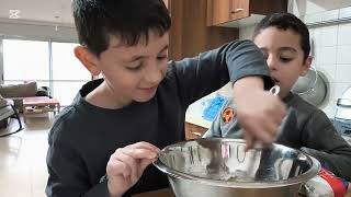 סהר וינאי (אורח מיוחד) מכינים עוגיות שוקולד צ'יפס בנינג'ה