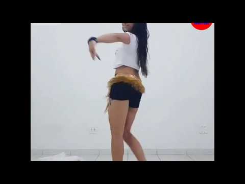 Mini Etekli Güzel Kız Popo Sallama Twerk Dans