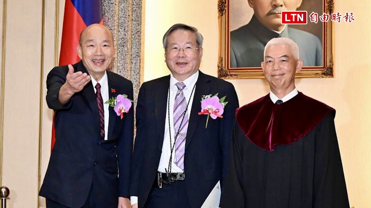 許忠信宣誓就職民眾黨不分區立委 強調不回顧過去只努力追趕