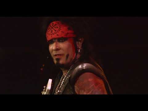 Mötley Crüe - Smokin’ In The Boys Room - Live In Long Beach