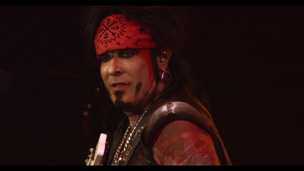 Motley Crue The End Live In Los Angeles 2016 1080p Smokin' in the Boys Room