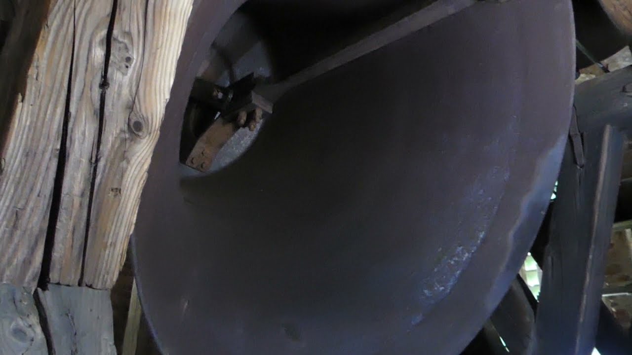 Hengsberg (A-St) Pfarrkirche zum Hl.Laurentius Vollgeläute (Turmaufnahme)