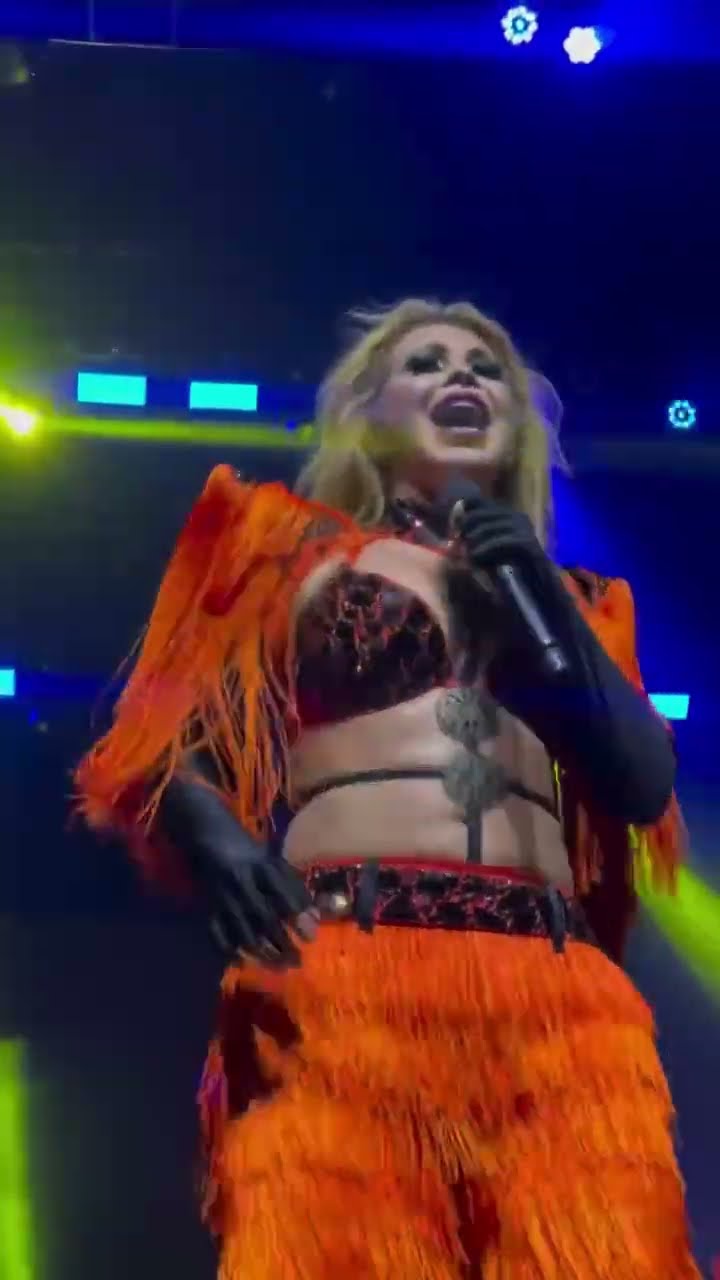 Joelma cantando Respingo de Saudade em Florianopolis