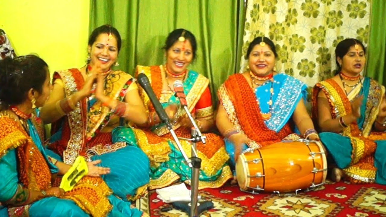 निर्धन को देख भैया भीतर को आई भक्तों को देख मुस्कुराई बोलो मैया की जय जय