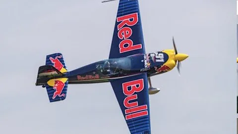 Kevin Coleman Amazing Demostration Red-Bull Extra 300  EAA AirVenture Oshkosh 2022