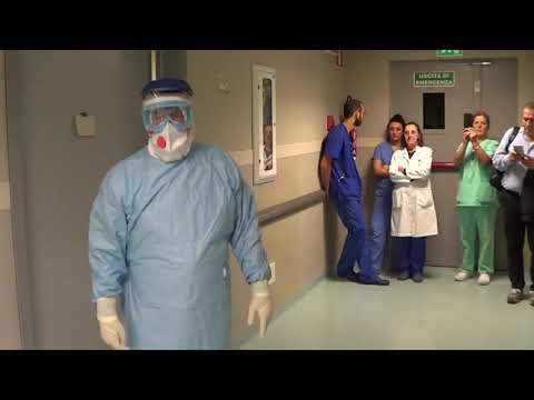 Virus Ebola, a Sassari un'esercitazione per il trasporto di un paziente infetto