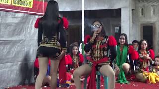 Download lagu ANDE ANDE LUMUT - Dolalak DEWI ARUM - di Panawaren, Sigaluh, Banjarnegara. Tgl. 13 Desember 2018