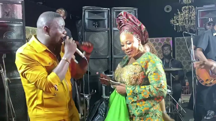 KEMI KOREDE SPRAY SEGUN JOHNSON AT SIKIRATU SINDODO MOTHER’S BURIAL