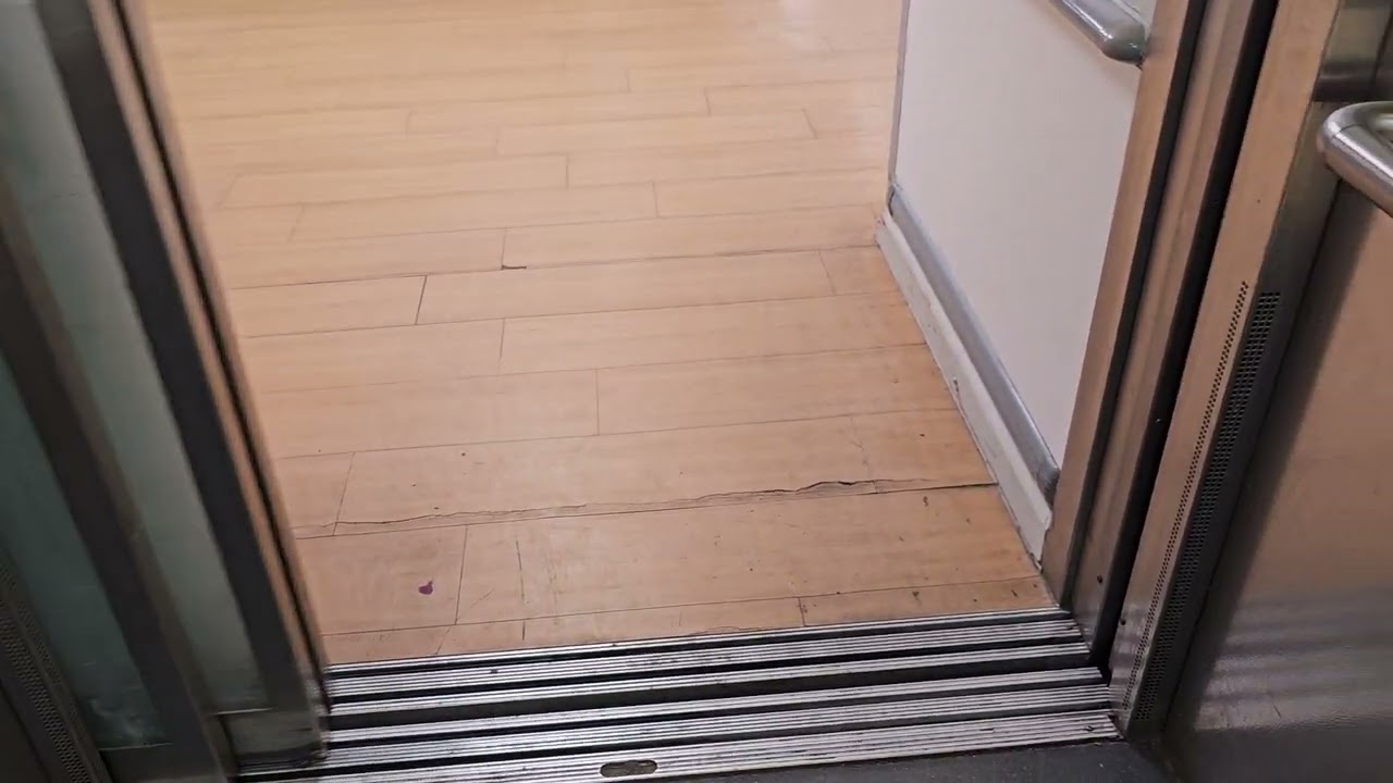 2005 Otis Gen2 Lift at Tesco Extra in Sutton Coldfield