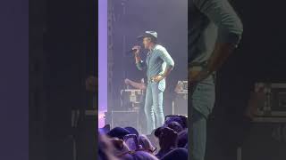 @timmcgraw singing “Live Like You Were Dying.” #countrymusic #concert