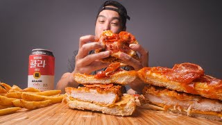 Pepperoni Pizza Chicken Sandwiches from Korean Fast Food Chain