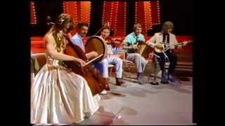 DE DANANN-TWO JEWISH REELS-THE LATE LATE SHOW-RTE-1999 chords